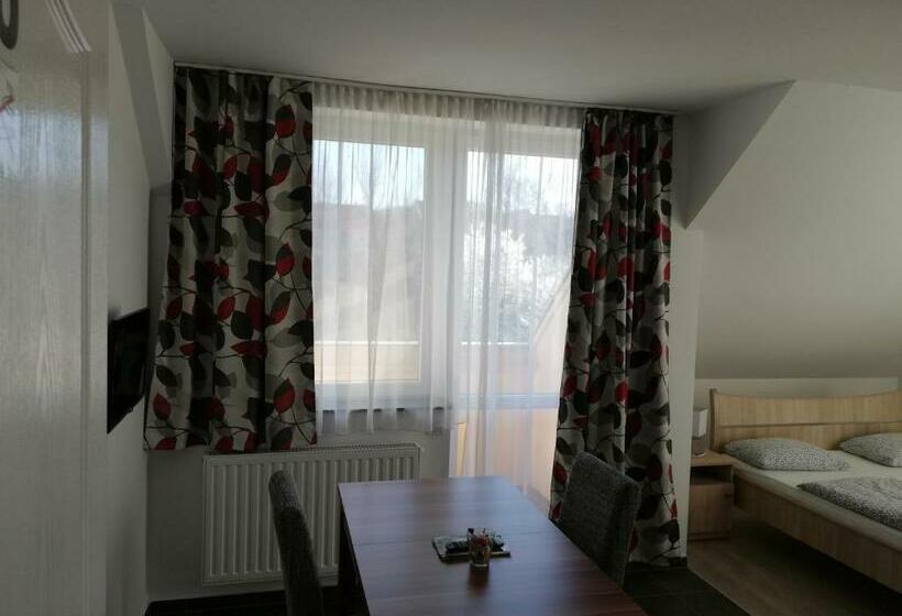 Студио Стандарт Вид на Сад, Apartman 25