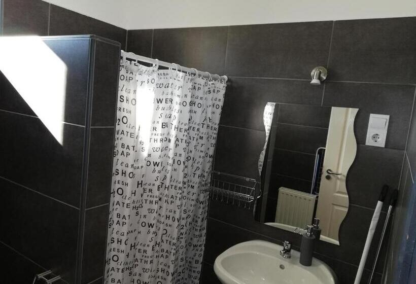 آپارتمان 1 خوابه, Apartman 25