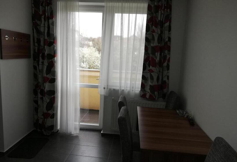 آپارتمان 1 خوابه, Apartman 25