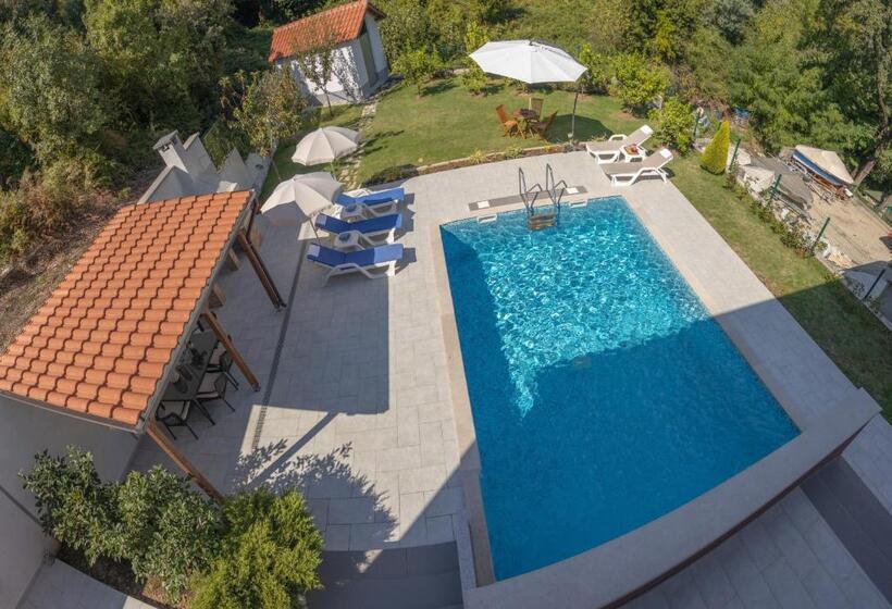 استودیو استاندارد با چشمانداز استخر, Apartments Gvozdenovic