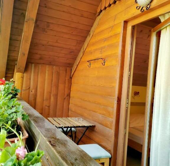 اتاق استاندارد, Hiša Erlah