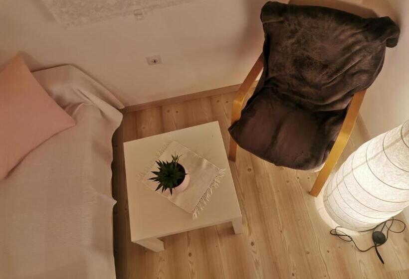 کلبه ییلاقی, Hiša Erlah