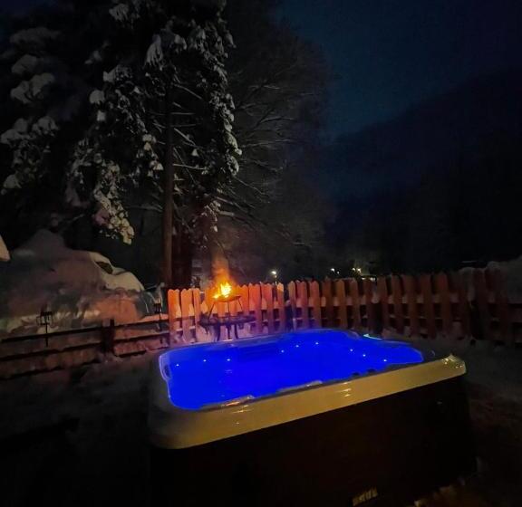 اتاق استاندارد با چشمانداز کوهستان, Hiša Erlah