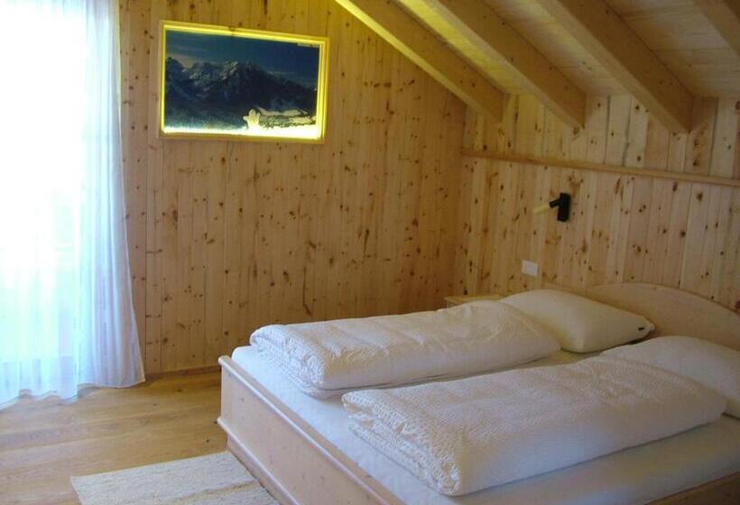 标准三人间, B&b Ciasa Brüscia