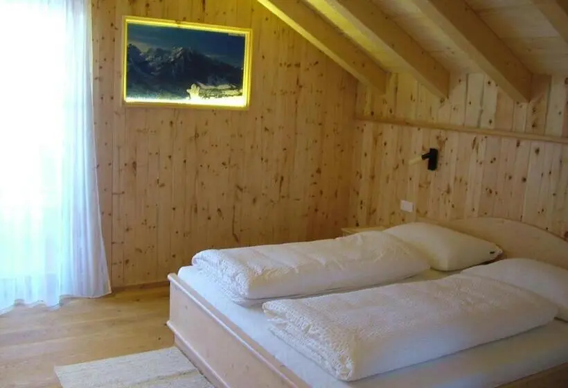 اتاق استاندارد سه نفره, B&b Ciasa Brüscia