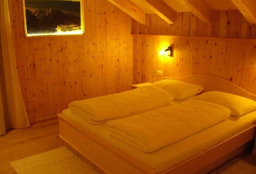 اتاق استاندارد سه نفره, B&b Ciasa Brüscia