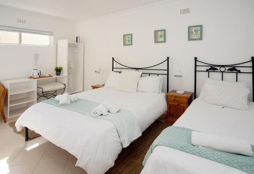 スタンダードトリプルルーム, Boulders Beach Hotel, Cafe And Curio Shop