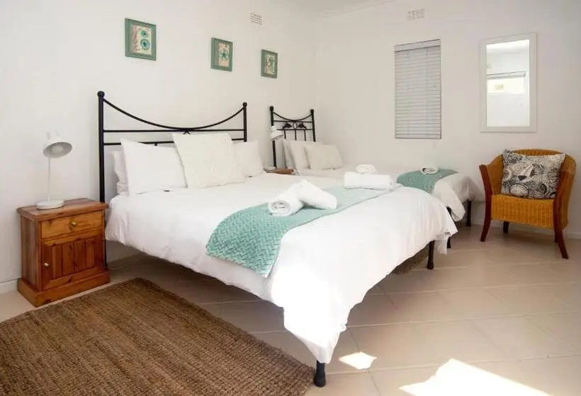 Standard Kolmen Hengen Huone, Boulders Beach Hotel, Cafe And Curio Shop