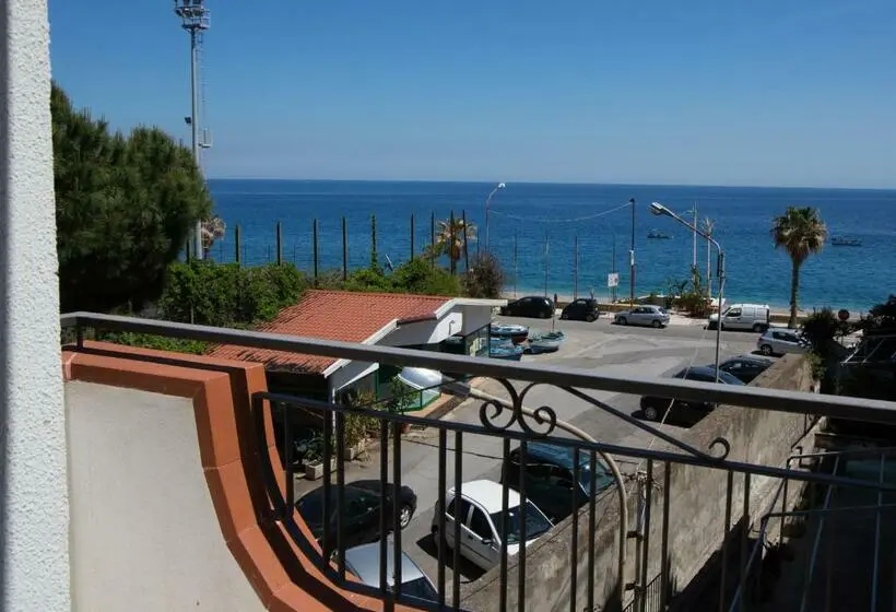 オーシャンビュースタンダードルーム, La Finestra Sul Mare