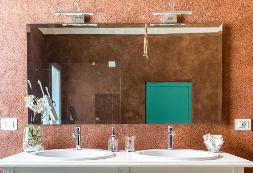 חדר דחוקס עם מיטת קינג, Suite Minerva