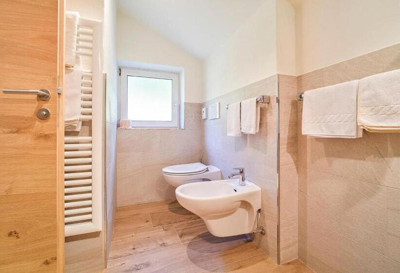 شقة بغرفتي نوم, Kedul Lodge