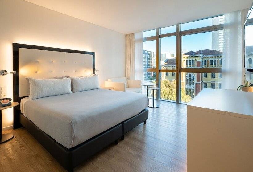 استودیوی استاندارد, Innside By Meliá Milano Torre Galfa