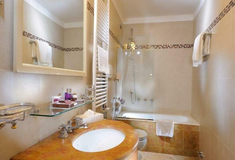 اتاق استاندارد سه نفره, Ca Dei Conti