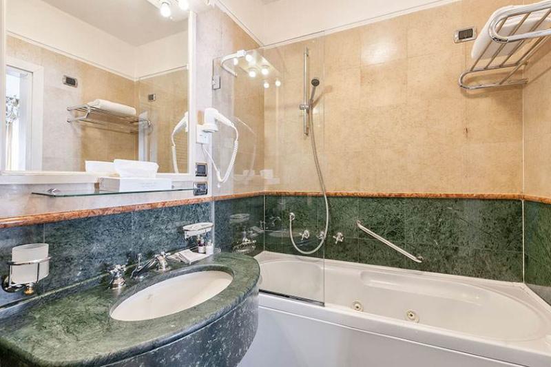 اتاق سوپریور با چشم‌انداز, Ca Dei Conti