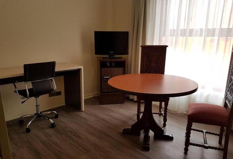 اتاق استاندارد چهار تخته, Diego De Almagro Antofagasta Express