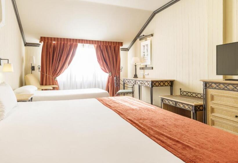 اتاق استاندارد سه نفره, Ilunion Merida Palace