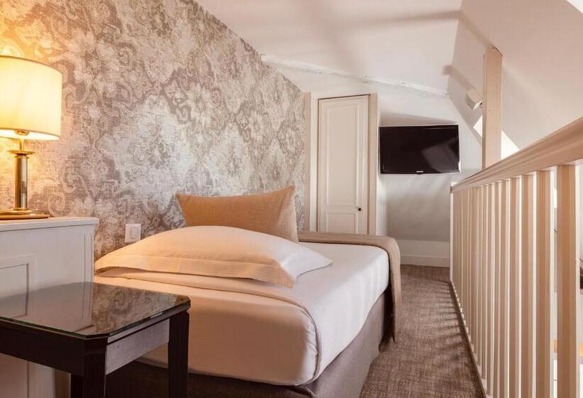 سوییت, Madeleine Plaza