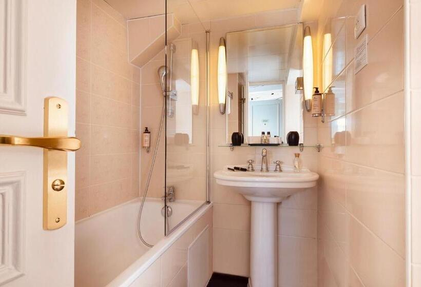 سوییت, Madeleine Plaza