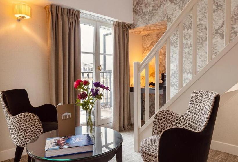 اتاق دوبلکس, Madeleine Plaza