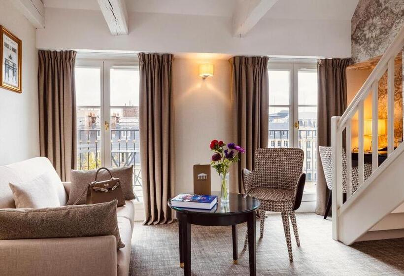 اتاق دوبلکس, Madeleine Plaza