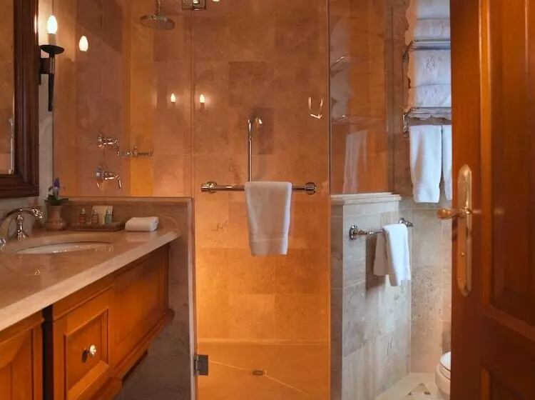 سوییت جونیور, Monasterio, A Belmond Hotel, Cusco