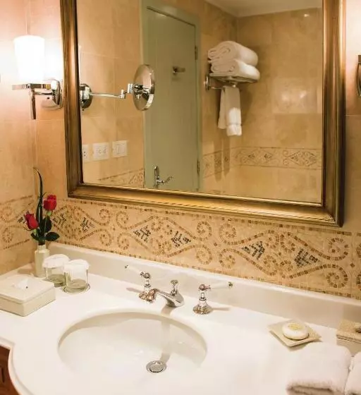اتاق سوپریور با تخت بزرگ, Monasterio, A Belmond Hotel, Cusco