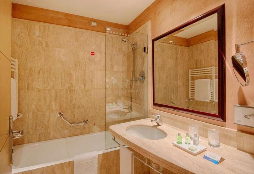 חדר משפחתי, NH Bologna Villanova