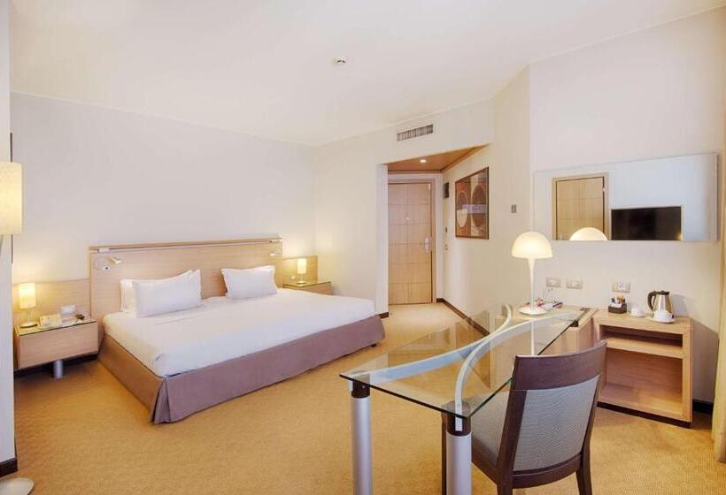 חדר משפחתי, NH Bologna Villanova