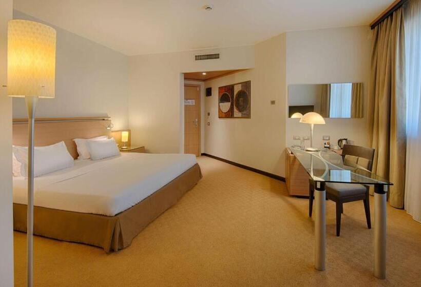 חדר פרמיום, NH Bologna Villanova