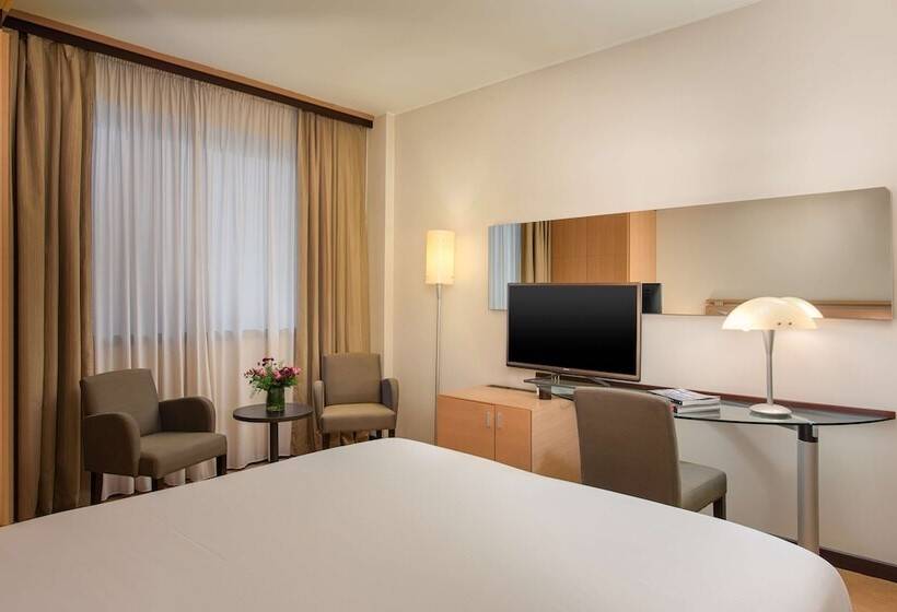 חדר משפחתי מקשר, NH Bologna Villanova