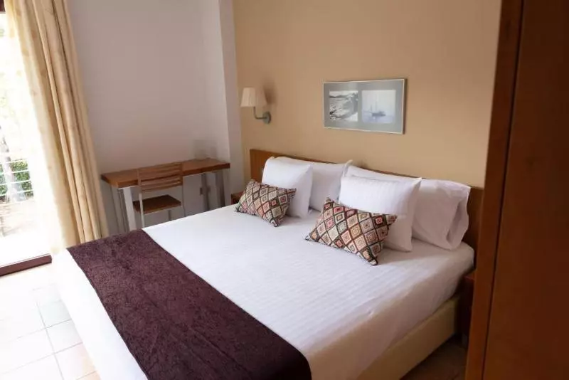 اتاق خانوادگی با چشم‌انداز استخر, Nm Suites By Escampa Hotels