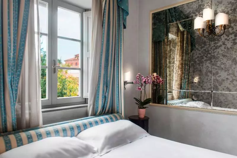 اتاق کلاسیک, Relais Dell'Orologio