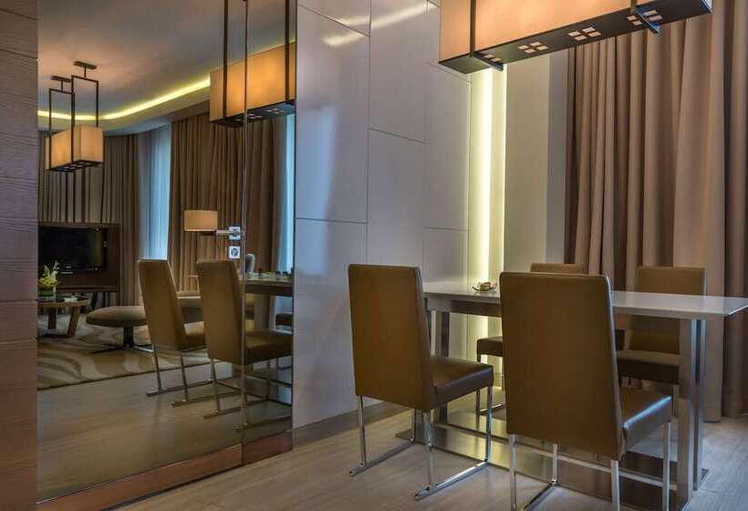 استودیوی استاندارد, Towers Rotana   Dubai