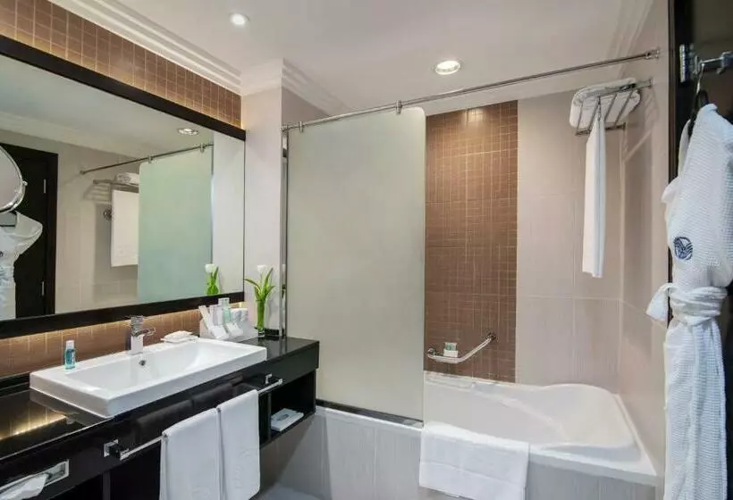 اتاق استاندارد با تخت بزرگ, Towers Rotana   Dubai