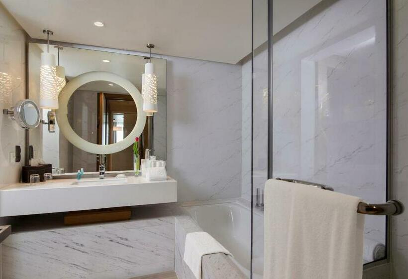 Апартаменты 1 Спальня, Towers Rotana   Dubai