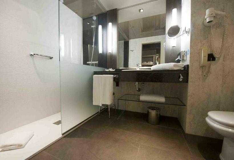 اتاق پرمیوم, Madrid Marriott Auditorium Hotel & Conference Center