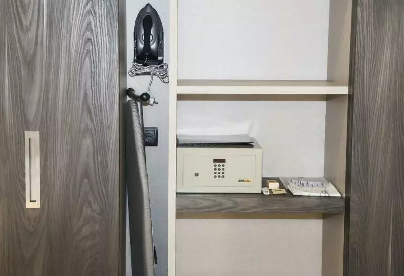 اتاق پرمیوم, Madrid Marriott Auditorium Hotel & Conference Center