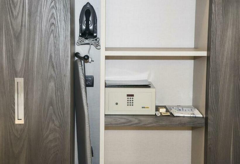 اتاق استاندارد, Madrid Marriott Auditorium Hotel & Conference Center