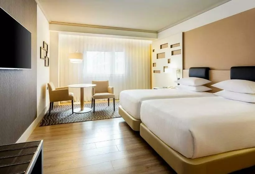 اتاق پرمیوم, Madrid Marriott Auditorium Hotel & Conference Center