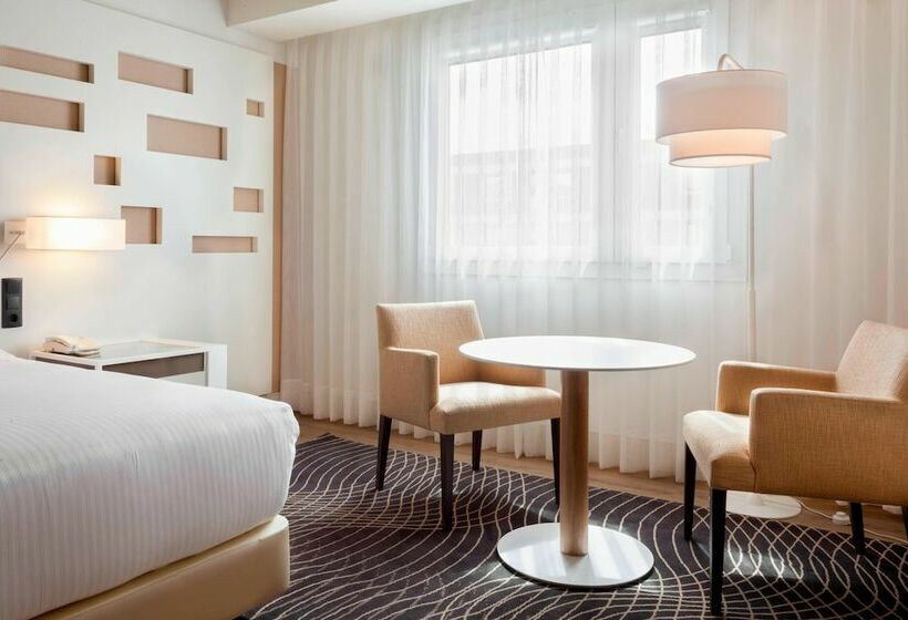 اتاق پرمیوم, Madrid Marriott Auditorium Hotel & Conference Center