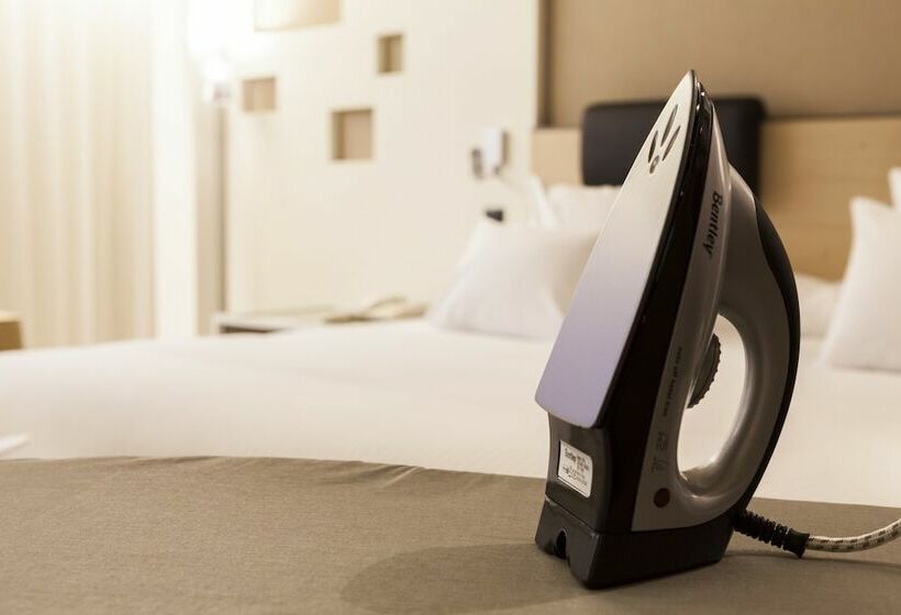 اتاق پرمیوم, Madrid Marriott Auditorium Hotel & Conference Center