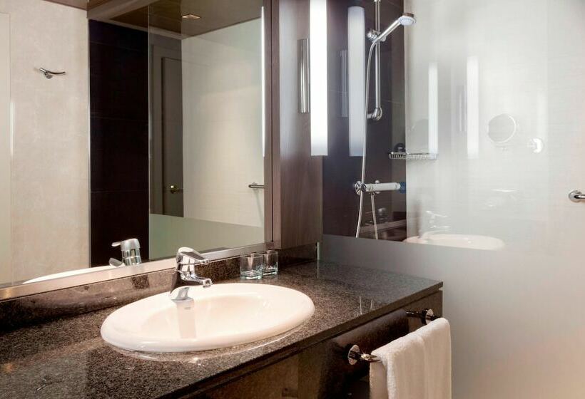 اتاق پرمیوم, Madrid Marriott Auditorium Hotel & Conference Center