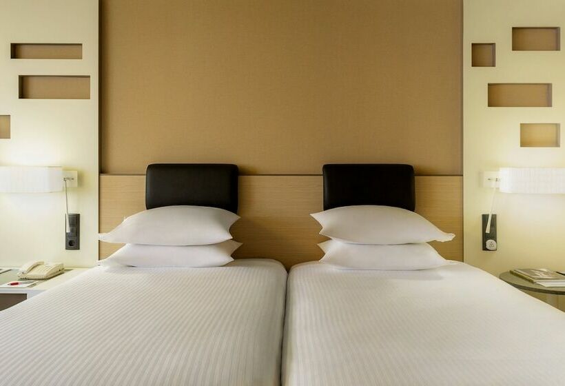 اتاق پرمیوم, Madrid Marriott Auditorium Hotel & Conference Center