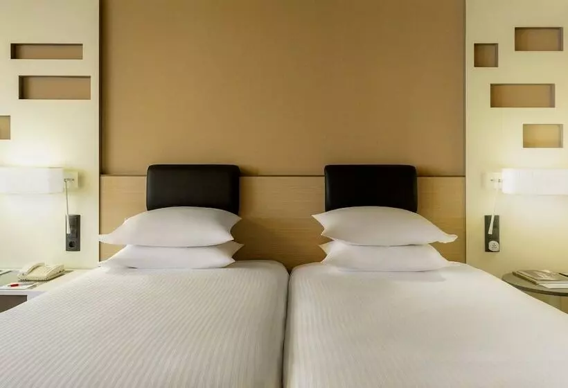 اتاق پرمیوم, Madrid Marriott Auditorium Hotel & Conference Center