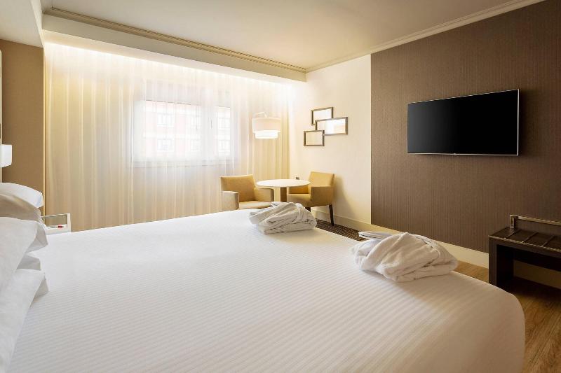 اتاق استاندارد, Madrid Marriott Auditorium Hotel & Conference Center