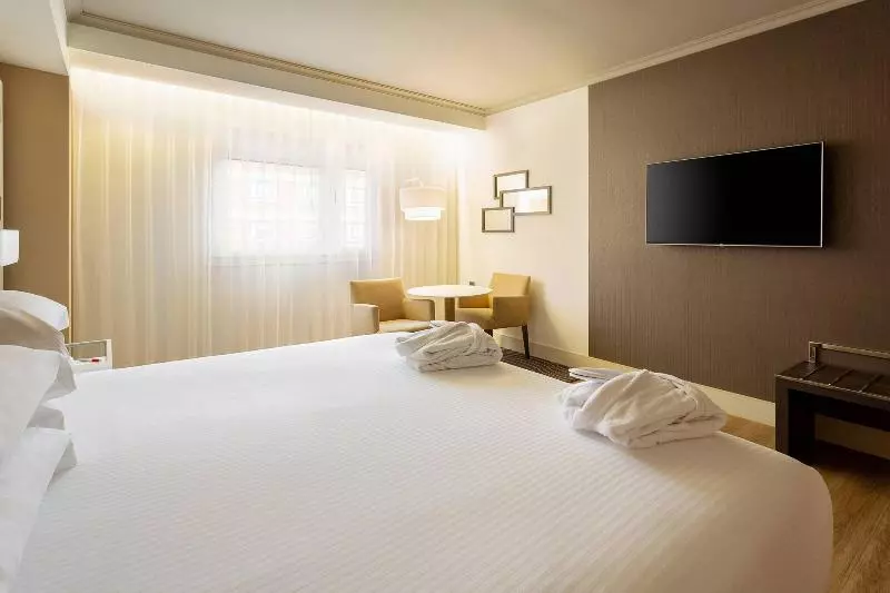 اتاق استاندارد, Madrid Marriott Auditorium Hotel & Conference Center