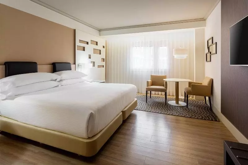 اتاق استاندارد, Madrid Marriott Auditorium Hotel & Conference Center