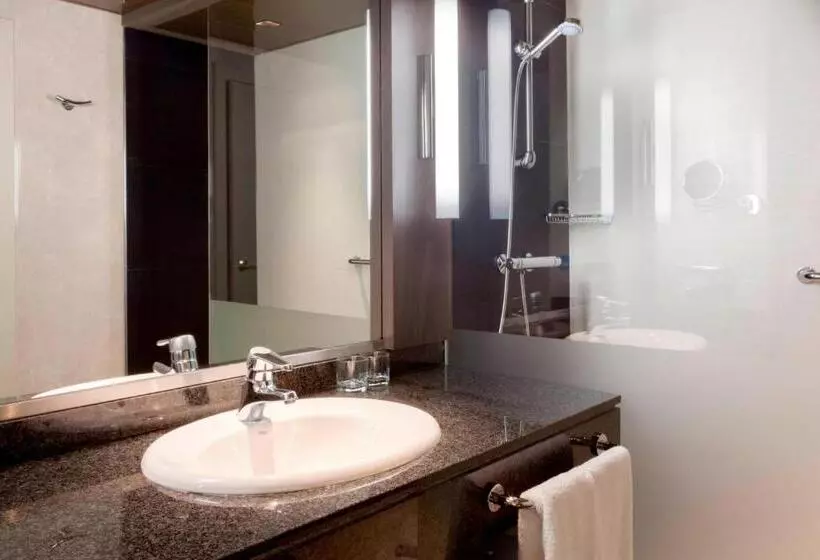 اتاق اجرایی با تخت بزرگ, Madrid Marriott Auditorium Hotel & Conference Center