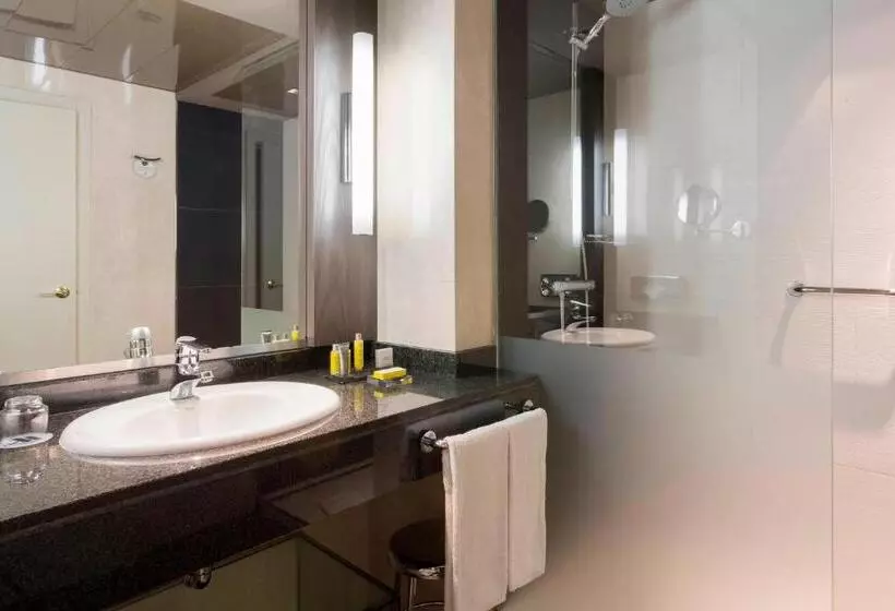 اتاق اجرایی با تخت بزرگ, Madrid Marriott Auditorium Hotel & Conference Center