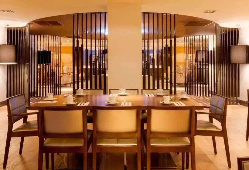 سوئیت اجرایی با تخت کینگ, Madrid Marriott Auditorium Hotel & Conference Center